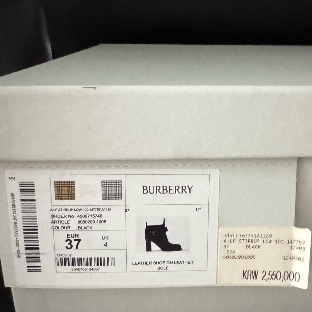 BURBERRY
Black Leather Ankle Boots
Women's - Picture 16 of 16